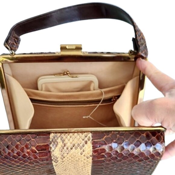 1950s Vintage Dark Brown Snakeskin Box Shape Handbag With Python Stripe Accent - Picture 5 of 6